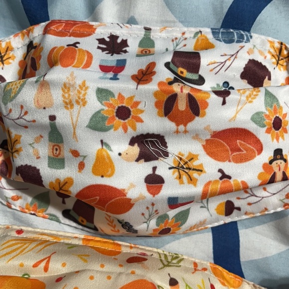 New set/4 Fall face masks - Picture 2 of 6